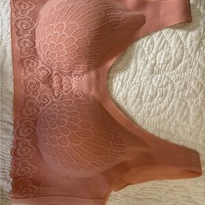 Seamless Lace Bralette - Pink